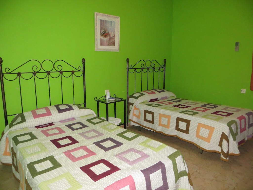 Hostal Restaurante Reina El Tejar Zewnętrze zdjęcie