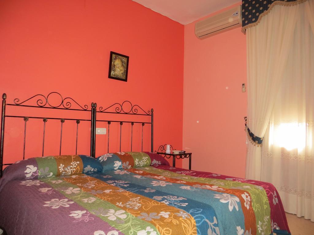 Hostal Restaurante Reina El Tejar Zewnętrze zdjęcie