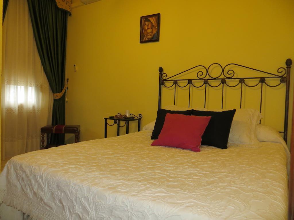 Hostal Restaurante Reina El Tejar Zewnętrze zdjęcie