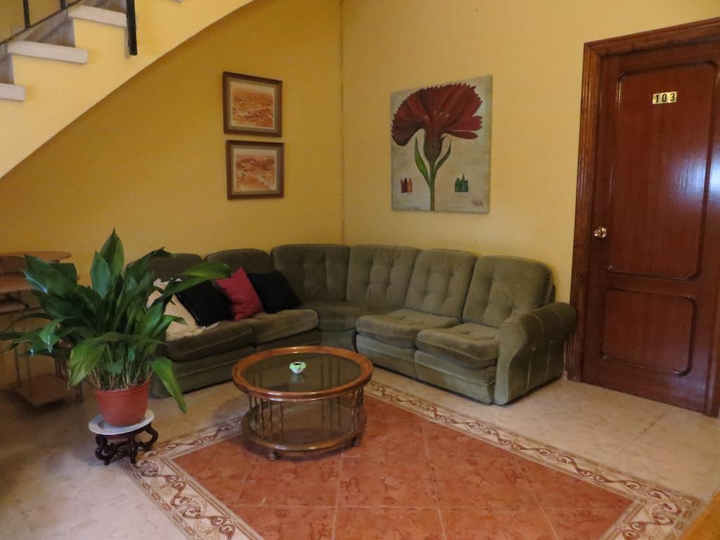 Hostal Restaurante Reina El Tejar Zewnętrze zdjęcie