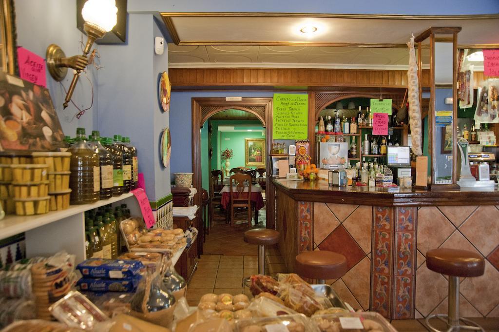 Hostal Restaurante Reina El Tejar Zewnętrze zdjęcie