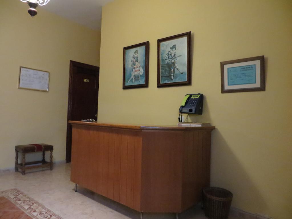 Hostal Restaurante Reina El Tejar Zewnętrze zdjęcie
